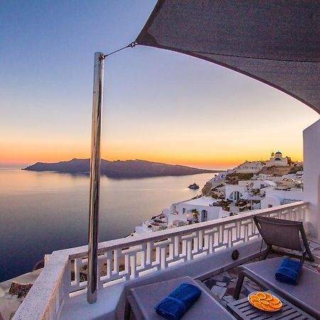 Compass Villa Иа Екстериор снимка
