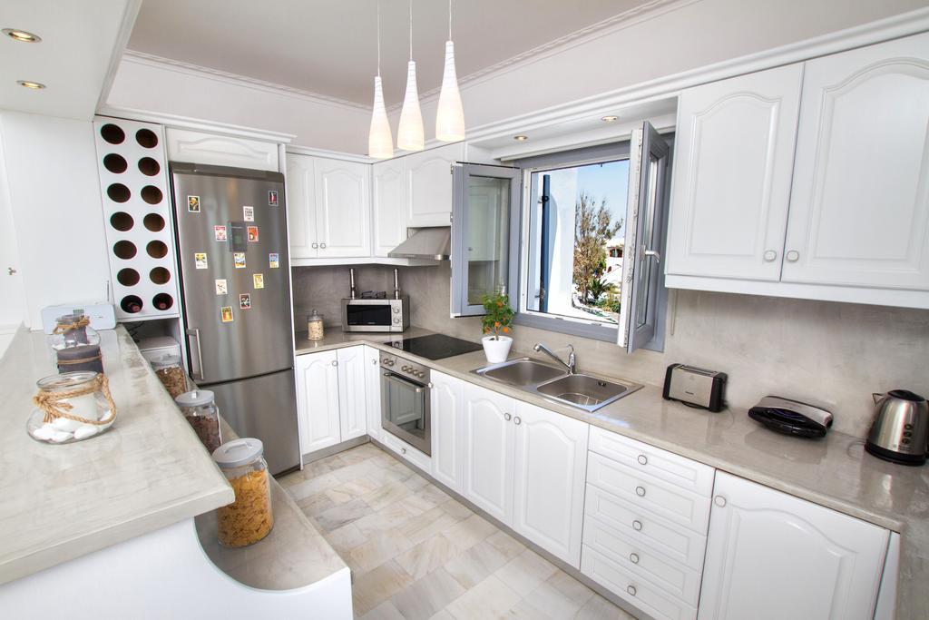Compass Villa Иа Екстериор снимка