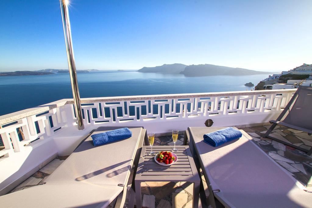 Compass Villa Иа Екстериор снимка